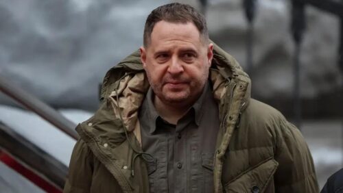 После отставки бывший глава администрации Зеленского заявил об отправке на фронт