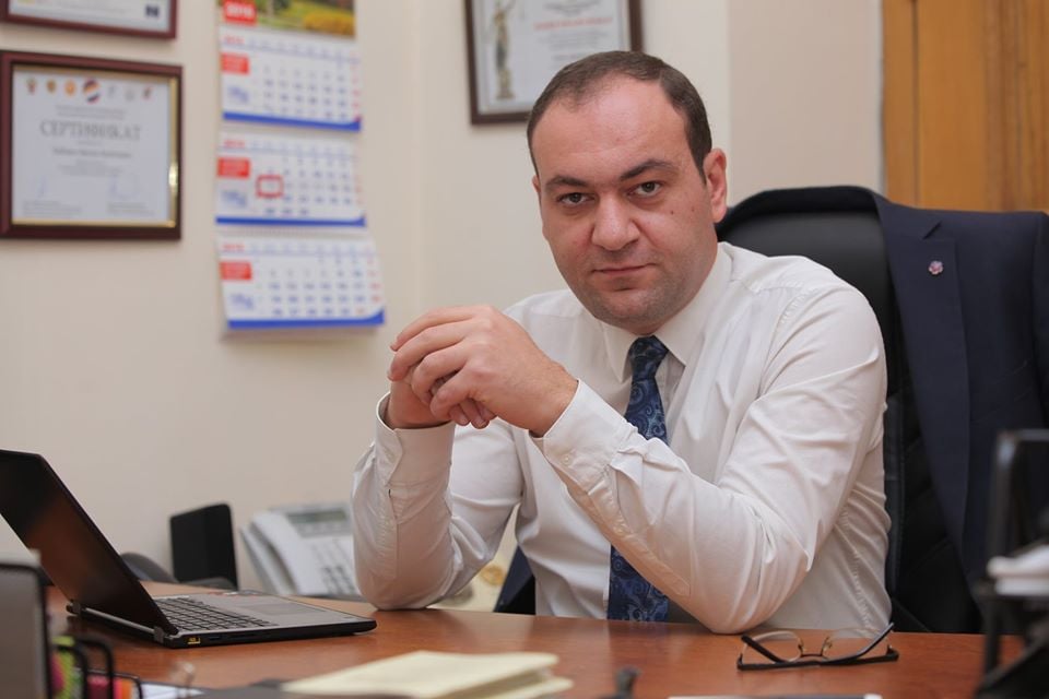 Նարեկի ու Վազգենի ձերբակալումն իրավաբանության հետ որևէ աղերս չունի․ Արսեն Բաբայան Նարեկի ու Վազգենի ձերբակալումն իրավաբանության հետ որևէ աղերս չունի․ Արսեն Բաբայան