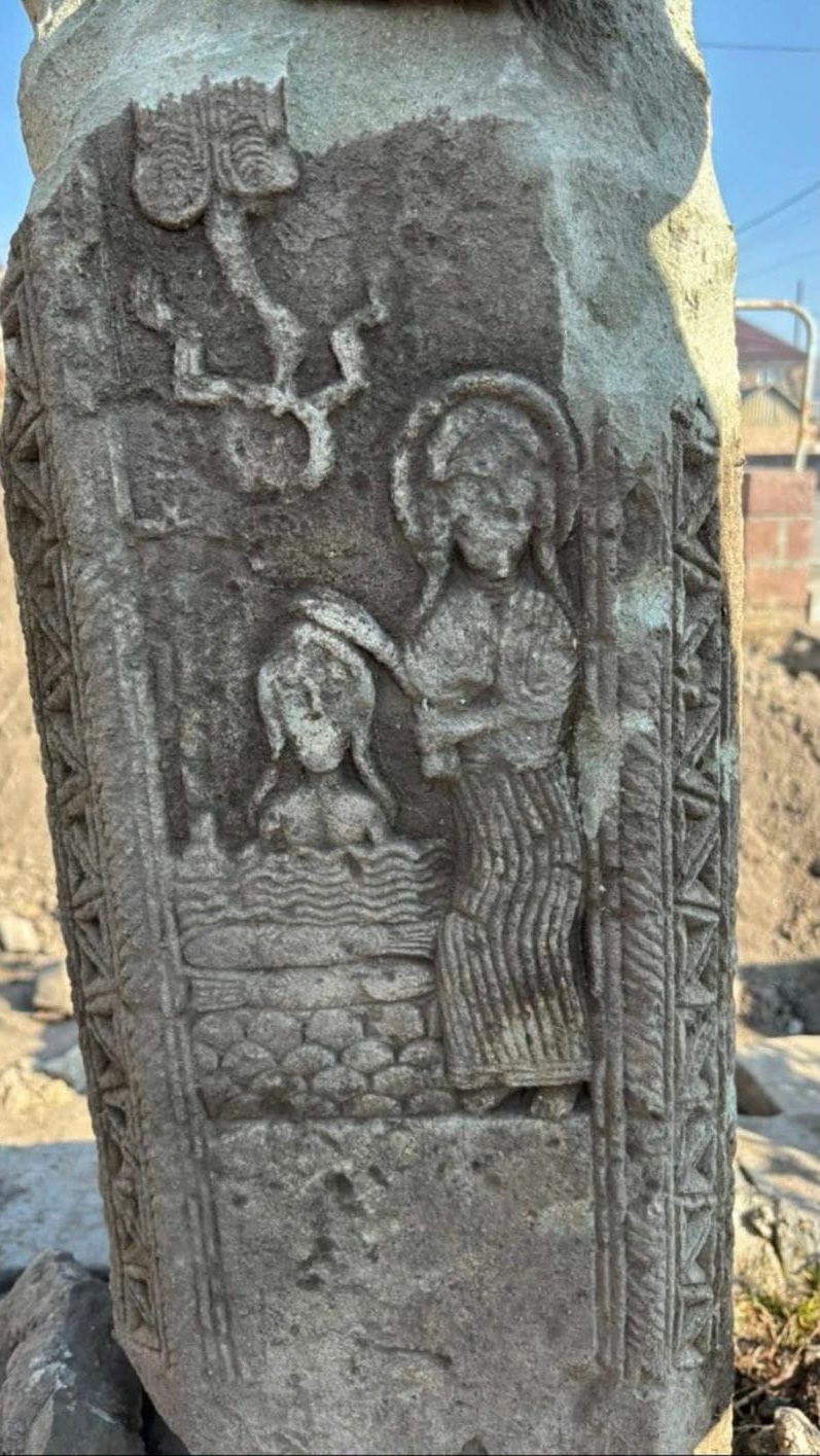 Լեռնահովիտում խողովակները փոխելու ժամանակ վաղ միջնադարյան բացառիկ կոթող է հայտնաբերվել (լուսանկարներ)