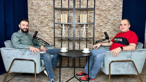 Դիմակավորված անձինք մտել են Վազգեն Սաղաթելյանի և Նարեկ Սամսոնյանի բնակարաններ