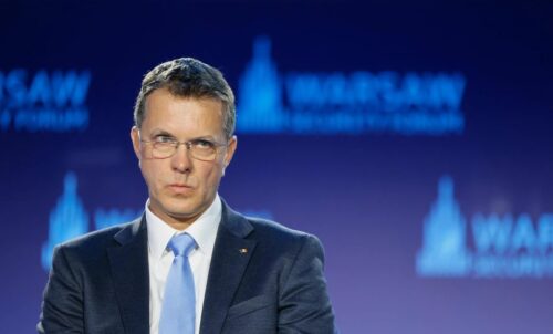 Ռումինիայի պաշտպանության նախարարը հրաժարական է տվել իր ռեզյումեում սխալ բուհ նշելու համար