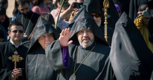 Անթույլատրելի է պետական այրերի միջամտությունը եկեղեցու ներքին կյանքին․ Նուրհան սրբազան