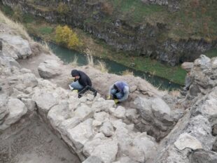 Պեղումներ՝ Լոռի բերդի տարածքում․ հայտնաբերվել է միջնադարյան ճանապարհ և արքայական բաղնիքի նոր հատվածներ