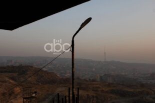 Загрязнённый воздух Еревана на фоне красивого заката: фоторепортаж