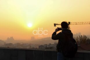 Загрязнённый воздух Еревана на фоне красивого заката: фоторепортаж