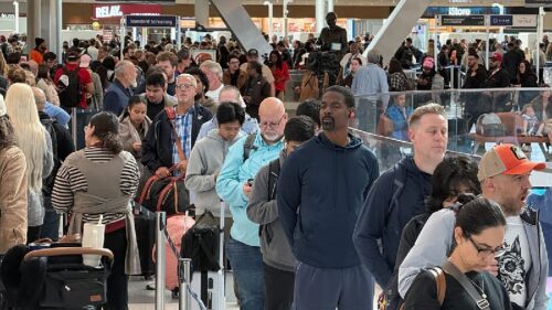 Chaos at US airports due to more than a month-long shutdown