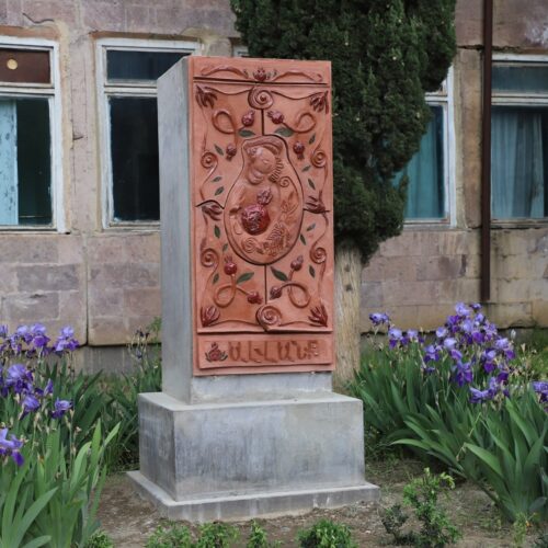 В Сюнике на грани исчезновения 47 государственных школ