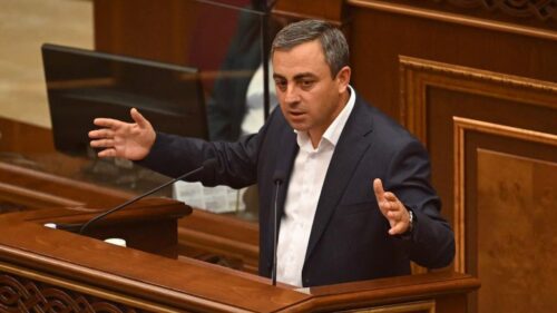 Ишхан Сагателян: Спустя годы они напишут, что Пашинян, сдавший Арцах и принесший смерть и трагедию армянскому народу, продолжал оставаться у власти по следующим причинам