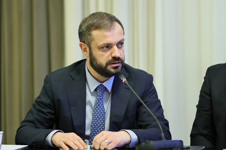 ՌԴ-ից ցորենի առաջին խմբաքանակը Ադրբեջանի տարածքով հասել է Հայաստան. Պապոյան ՌԴ-ից ցորենի առաջին խմբաքանակը Ադրբեջանի տարածքով հասել է Հայաստան. Պապոյան