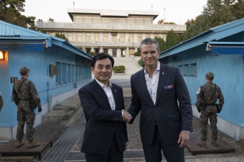 Pentagon chief visits Korean demilitarized zone