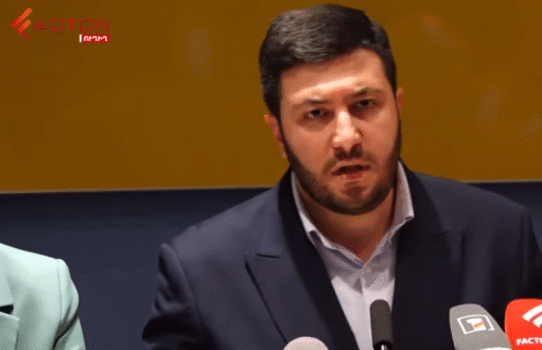 Какое послание помощник Алиева просил донести до армянского общества через пятерых армян?