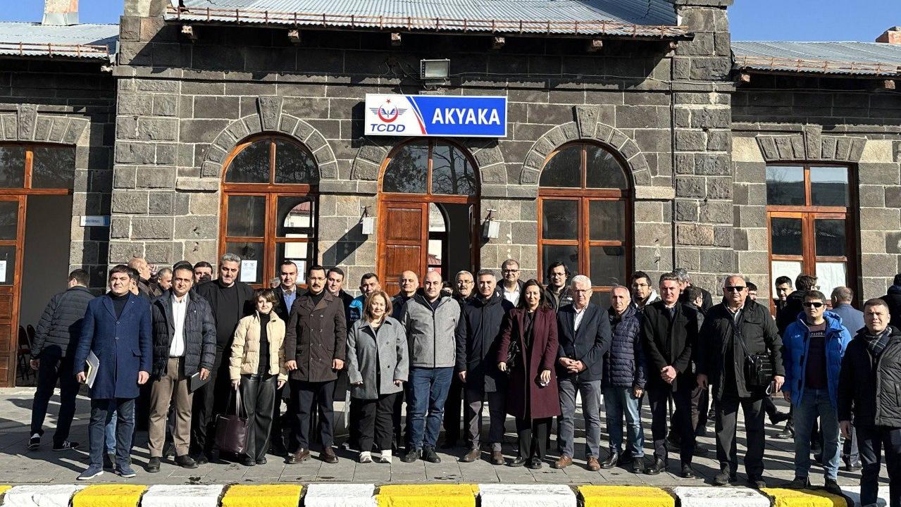 Армянские и турецкие официальные лица обсудили технические вопросы восстановления железной дороги Гюмри-Карс Армянские и турецкие официальные лица обсудили технические вопросы восстановления железной дороги Гюмри-Карс