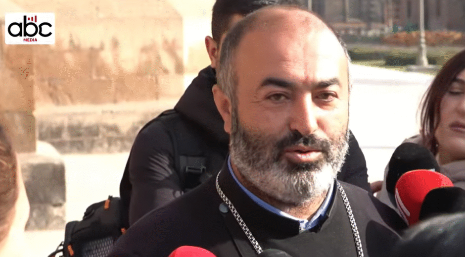 Փաշինյանի հետ հանդիպած եպիսկոպոսները զրկված են ազատ կամարտահայտման հնարավորությունից՝ կոմպրոմատների պատճառով․ Տեր Վրթանես քահանա