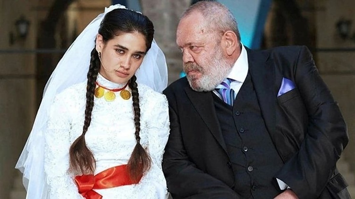 Թուրք դերասանուհին քրիստոնեություն է ընդունել և ամուսնացել քահանայի հետ Թուրք դերասանուհին քրիստոնեություն է ընդունել և ամուսնացել քահանայի հետ