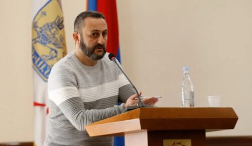 В 2025 году ни одна спортивная школа не была построена ни в Эребуни, ни в Ачапняке, ни в Нор Норке: член совета — Авиняну