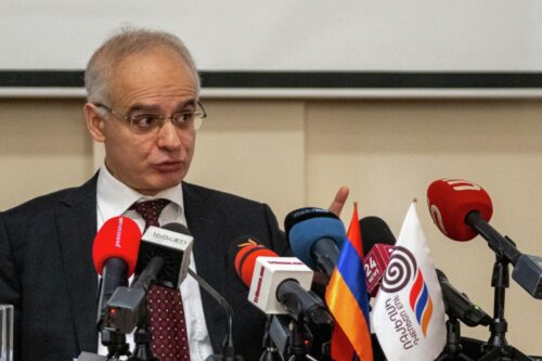 Левон Зурабян: Мы находимся в состоянии «ползучей капитуляции», когда Азербайджан каждый день выдвигает против нас новые требования