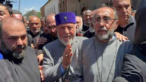 Catholicos visits Archbishop Mikayel Ajapahyan at hospital