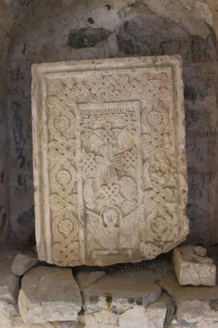 Азербайджанцы осквернили монастырь  XVII века Ериц Манканц в Мартакерте