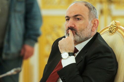 «Московский комсомолец»: Сепаратисты Пашиняна силой захватили церковь