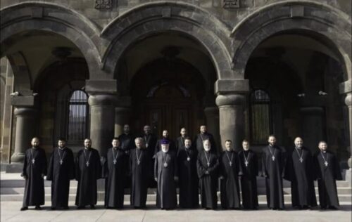 Духовенство Гугаркской епархии: Мы поддерживаем Католикоса и Первопрестольный престол