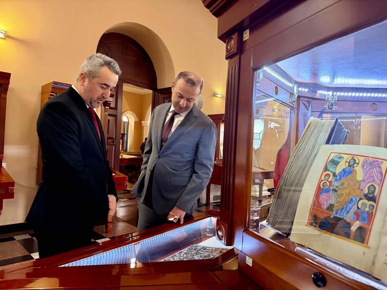 Секретарь Совета Безопасности посетил Матенадаран Секретарь Совета Безопасности посетил Матенадаран