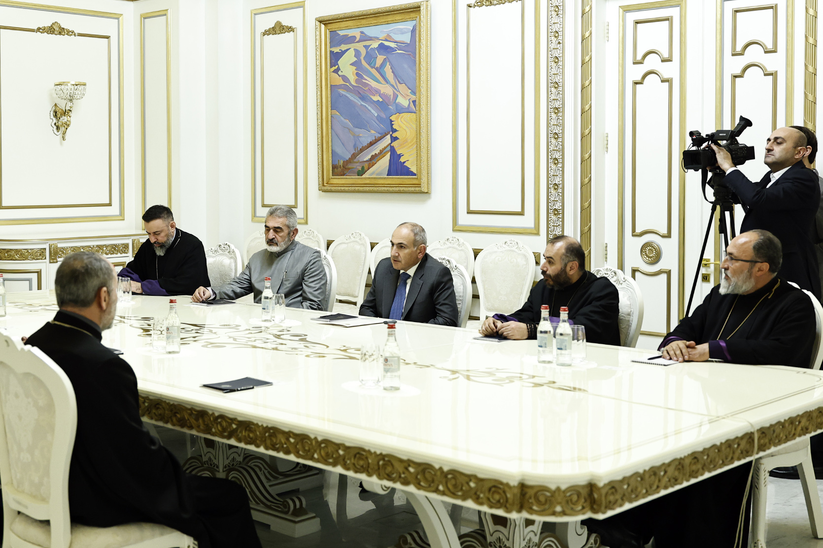 Փաշինյանի հետ հանդիպած եպիսկոպոսները հայտարարություն են տարածել Փաշինյանի հետ հանդիպած եպիսկոպոսները հայտարարություն են տարածել