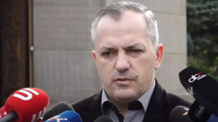 Հանդիպել եմ Վրթանես սրբազանի հետ և ստացել նրա հիմնավորումները․ Շահրամանյանի ճեպազրույցը՝ կետերով