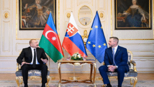 Մեր մատակարարած հրետանային համակարգերը կամրապնդեն ադրբեջանական բանակը․Սլովակիայի նախագահը՝ Ալիևին
