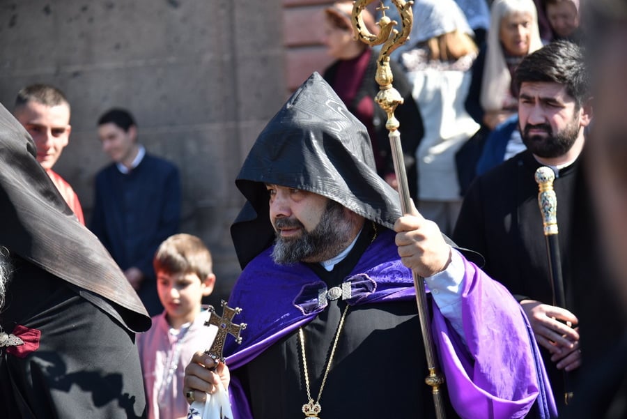 Դավաճանել Հայոց Հայրապետին նշանակում է դավաճանել Եկեղեցուն և ուրանալ հավատքը. Արագածոտնի թեմի առաջնորդ Դավաճանել Հայոց Հայրապետին նշանակում է դավաճանել Եկեղեցուն և ուրանալ հավատքը. Արագածոտնի թեմի առաջնորդ