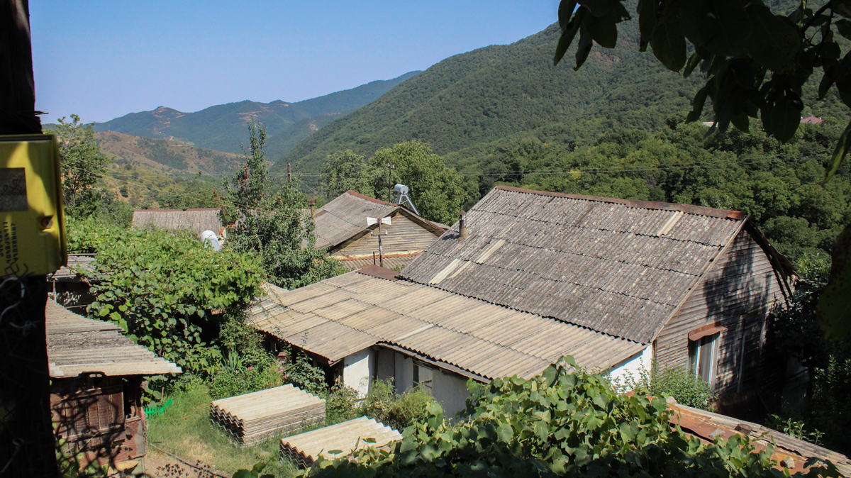 Սյունիքի բնակիչներն ապրում են պատերազմի և խաղաղության միջև, իսկ «Թրամփի երթուղին» մտավախություն է առաջացնում․ Eurasianet Սյունիքի բնակիչներն ապրում են պատերազմի և խաղաղության միջև, իսկ «Թրամփի երթուղին» մտավախություն է առաջացնում․ Eurasianet