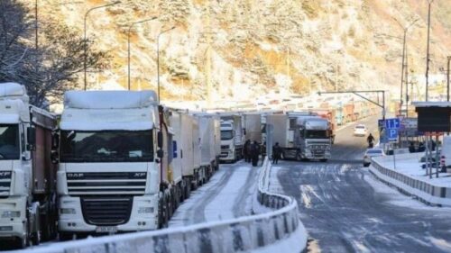 Վերին Լարսի անցակետում 2000 բեռնատար է կուտակվել