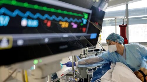 Французский анестезиолог приговорен к пожизненному заключению за умышленное отравление пациентов, 12 человек скончались