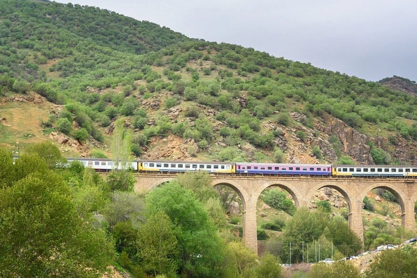 Иран и Россия подпишут соглашение о строительстве железной дороги Рашт-Астара в течение месяца Иран и Россия подпишут соглашение о строительстве железной дороги Рашт-Астара в течение месяца