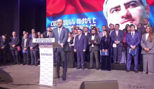 Адвокат Рубен Мхитарян: Зачем вам ваш любимый асфальт, когда повсюду азербайджанские флаги?