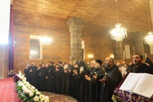 Հոգևորականները Թալինի եկեղեցում սրբագործելու կարգ են կատարել (լուսանկարներ)