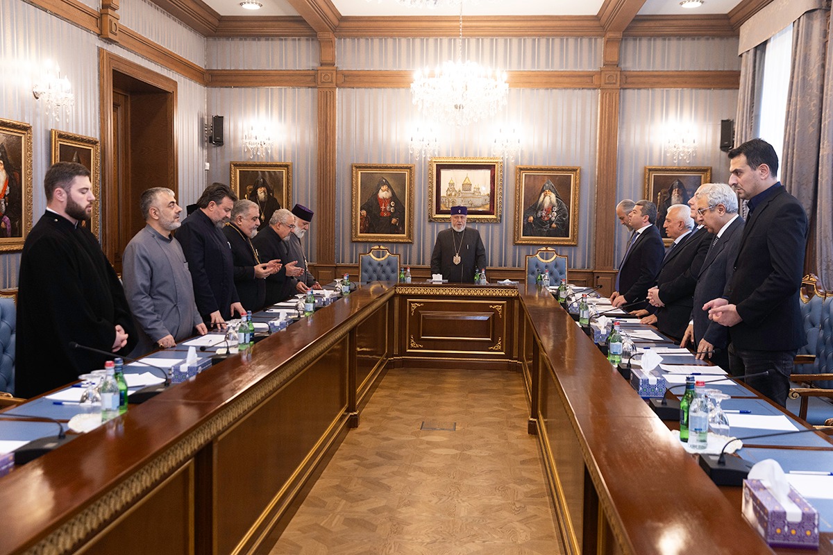 Գերագույն հոգևոր խորհուրդը մտահոգված է 10 եպիսկոպոսների հայտարարություններով․ Մայր Աթոռում նիստ է եղել Գերագույն հոգևոր խորհուրդը մտահոգված է 10 եպիսկոպոսների հայտարարություններով․ Մայր Աթոռում նիստ է եղել