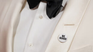 «ICE OUT». հայտնիները բողոքի ակցիա են արել «Ոսկե գլոբուս»-ի ժամանակ ԱՄՆ ներգաղթի ծառայության դեմ