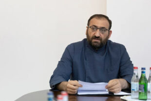 Փաստաբանն Արշակ Սրբազանի կալանքի երկարացման միջնորդության մասին նոր մանրամասներ է ներկայացրել