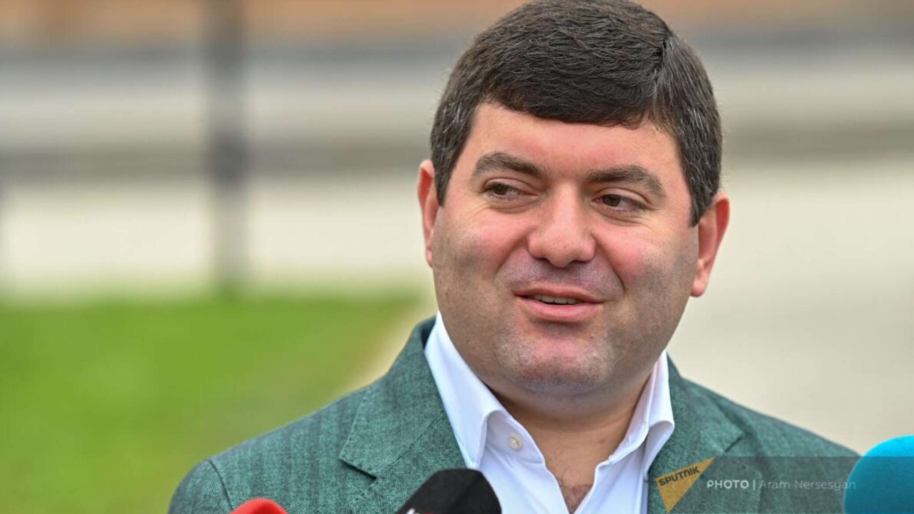 Դավիթ Համբարձումյանի նկատմամբ կիրառվեց տնային կալանք ու գրավ Դավիթ Համբարձումյանի նկատմամբ կիրառվեց տնային կալանք ու գրավ