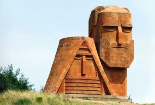 С благословения Его Святейшества опубликовано исследование о разрушении культурного наследия Арцаха