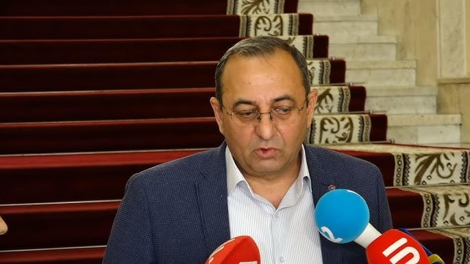 Սա իշխանության լկտի ու զոռբա պահվածքի հերթական օրինակն է․ Արծվիկ Մինասյանը՝ արտահերթ նիստ հրավիրելու և ընդդիմությանը չտեղեկացնելու մասին