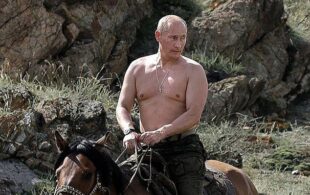 Ինչպես Պուտինը ձի վարելիս․ Մեծ Բրիտանիայում պաշտոնյան հետաքննության է ենթարկվում ֆոտոսեսիա կազմակերպելու խնդրանքի պատճառով