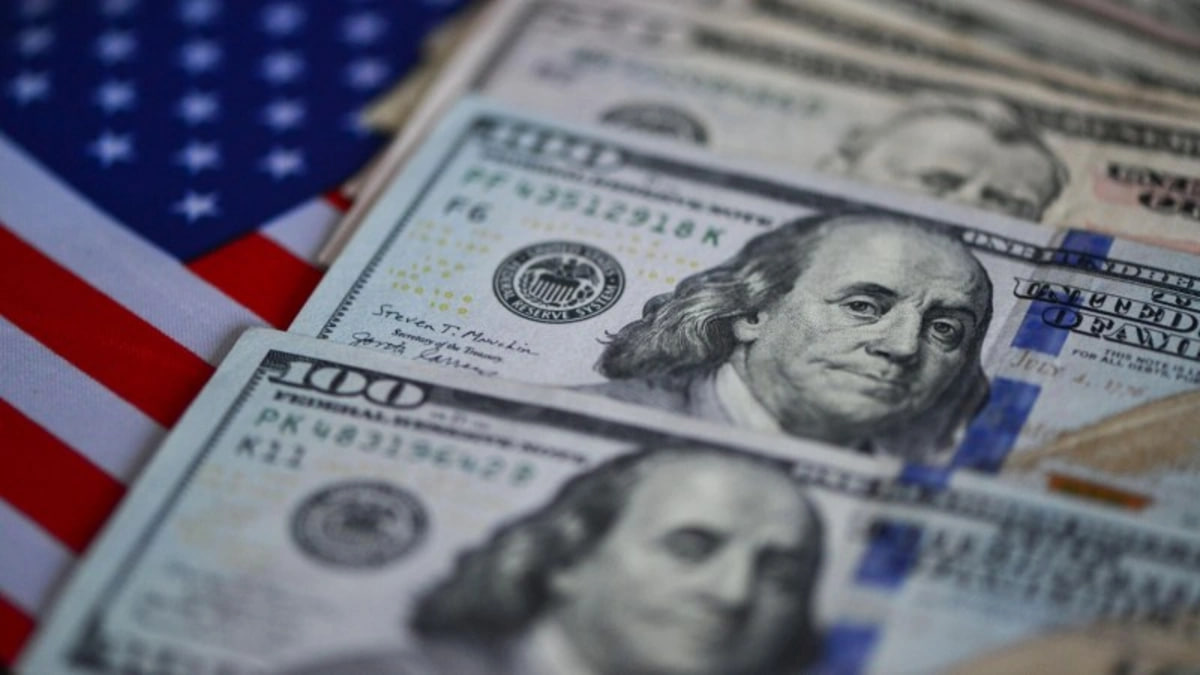 Доля доллара США в мировых резервах упала до самого низкого уровня за 20 лет Доля доллара США в мировых резервах упала до самого низкого уровня за 20 лет