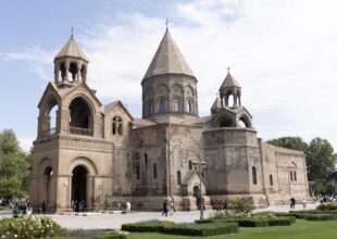 Դանիայի Եկեղեցիների Խորհուրդն ուշադիր հետևում է Հայ Առաքելական եկեղեցու կալանավորված եպիսկոպոսների դատական գործերին