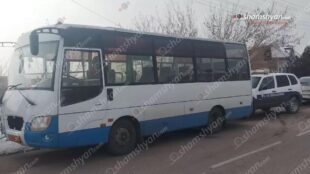 В автобусе, курсирующем по маршруту Ереван-Веди, обнаружен труп мужчины