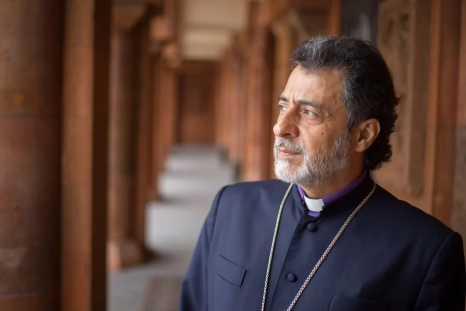 Փաշինյանին միացած 10 սրբազաններից Տեր Հովնան արքեպիսկոպոսը մասնակցելու է Ավստրիայում կայանալիք Եպիսկոպոսաց ժողովին