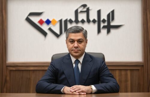 Артур Ванецян: Его Святейшество по-сыновьи прошу обратиться к верующему народу и хотя бы на данном этапе отстранить от власти отступников