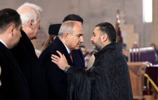 Предатели, присоединившиеся к Пашиняну, преклонят колени перед Церковью и попросят прощения: депутат