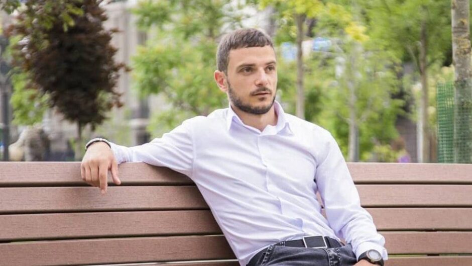 Ձեզ չեմ լքել, երդվում եմ․ գերությունից վերադարձած Գևորգ Սուջյանը դիմել է մյուս գերիներին