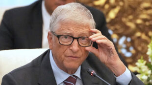 Я сожалею о каждой минуте, проведенной с ним: Билл Гейтс отрицает обвинения в свой адрес по делу Эпштейна